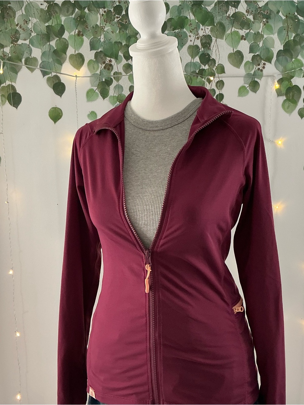 UV SKINZ Women's Long Sleeve Full Zip Active Fleece - Wine